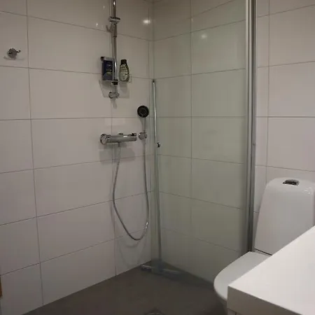 Keskustan Uusi Kolmio Lampimalla Autohallipaikalla Rovaniemi